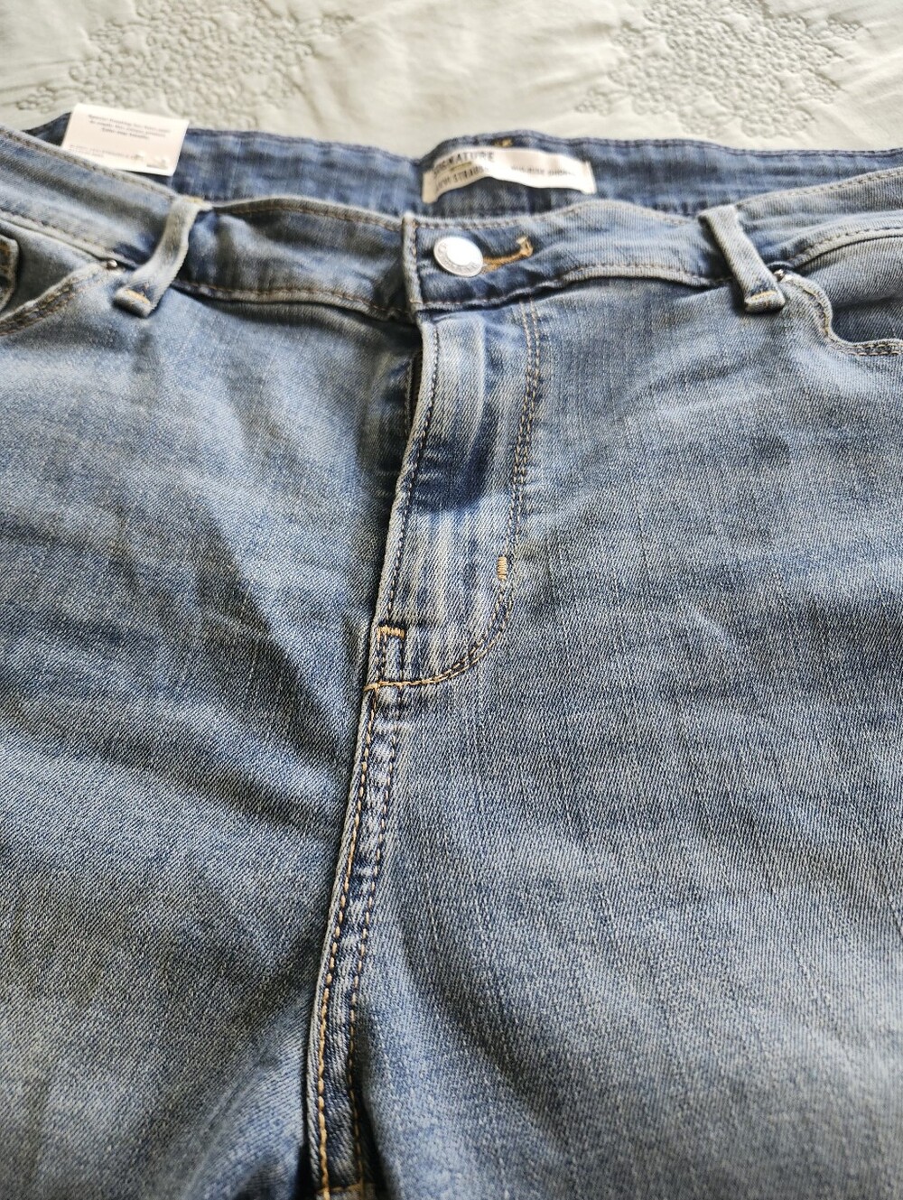 Signature Gold by Levi Strauss Light Blue Mid Ride Women's Shorts. - Picture 1 of 9